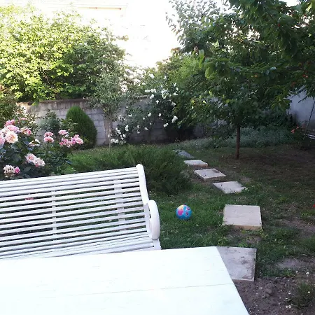 Sunny House Равда